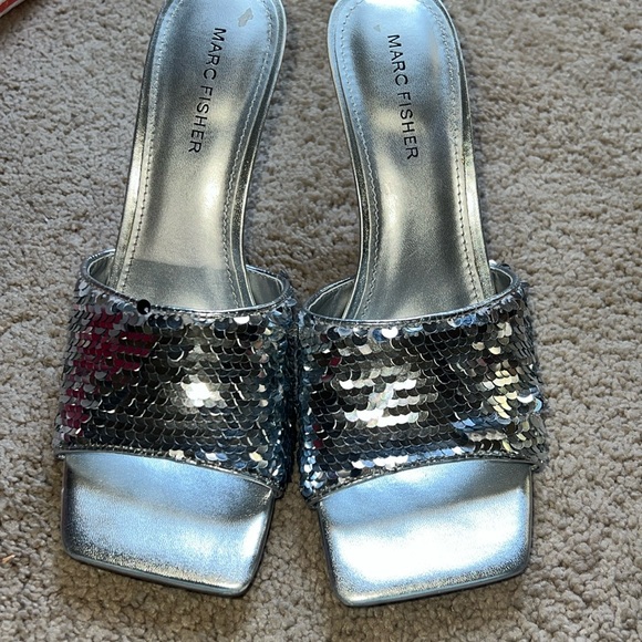 Marc Fisher Metallic Silver Sequin Mules - Picture 1 of 5